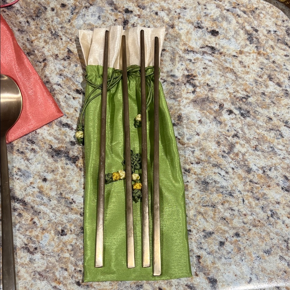 Authentic Korean Bronzeware Chopsticks and Spoons Hanyang Bang Ja Like new - Picture 4 of 7